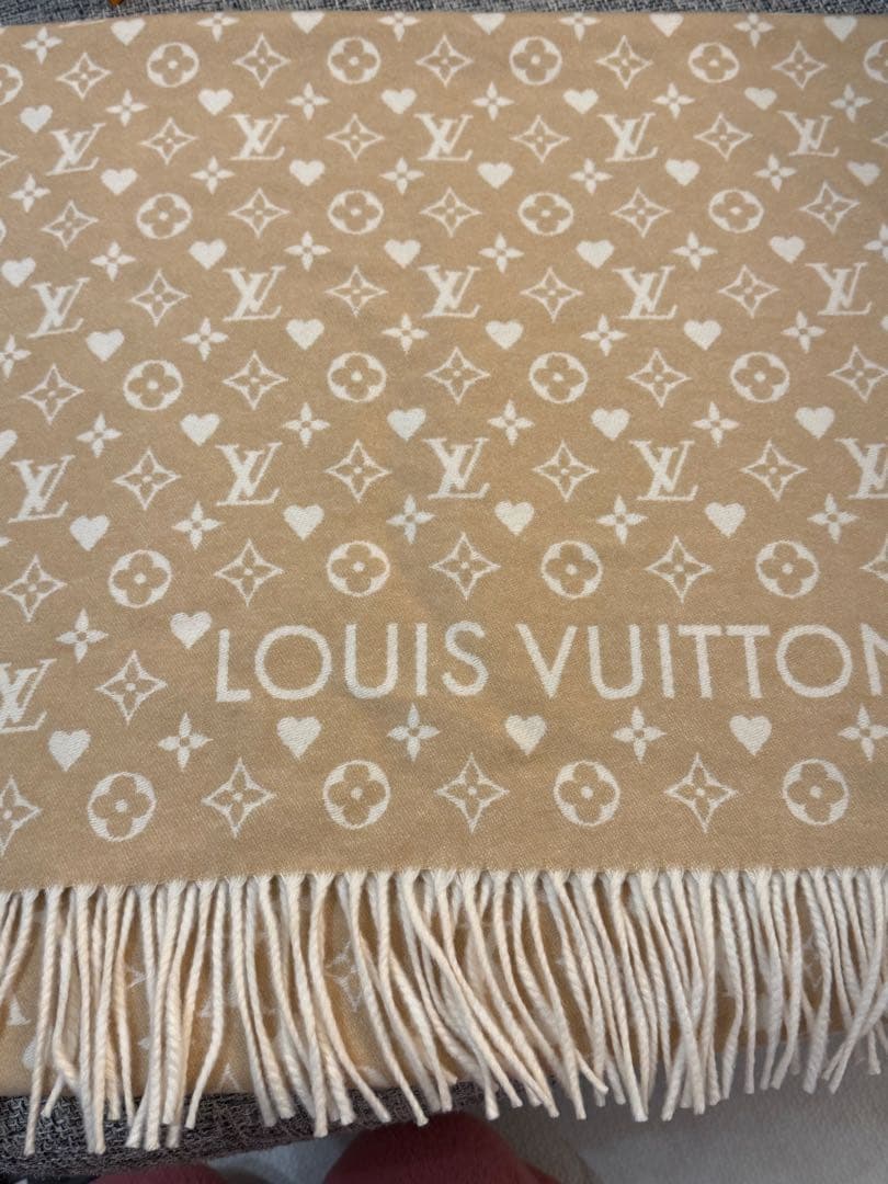 ルイヴィトン マフラー 新品未使用箱付き