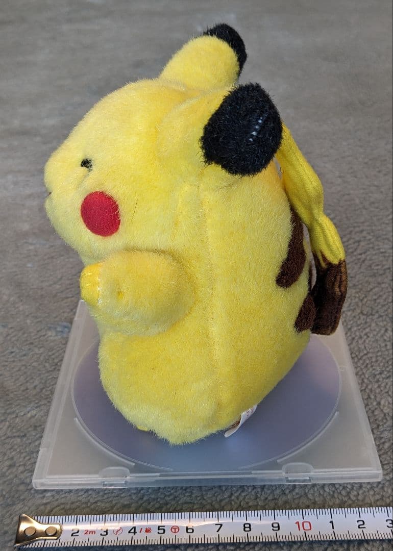 ぬいぐるみ② にっこりピカチュウ
