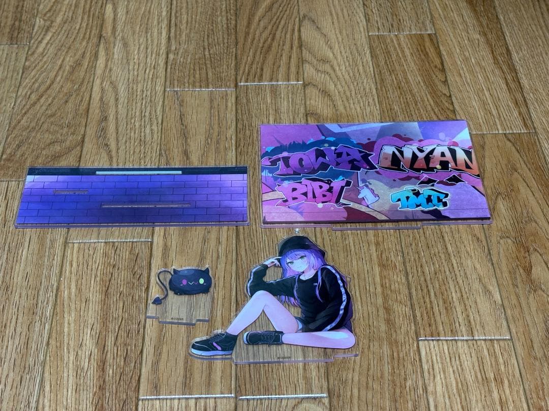 常闇トワ　誕生日記念 直筆サイン入りチェキ風ブロマイドカード＋アクリルスタンド