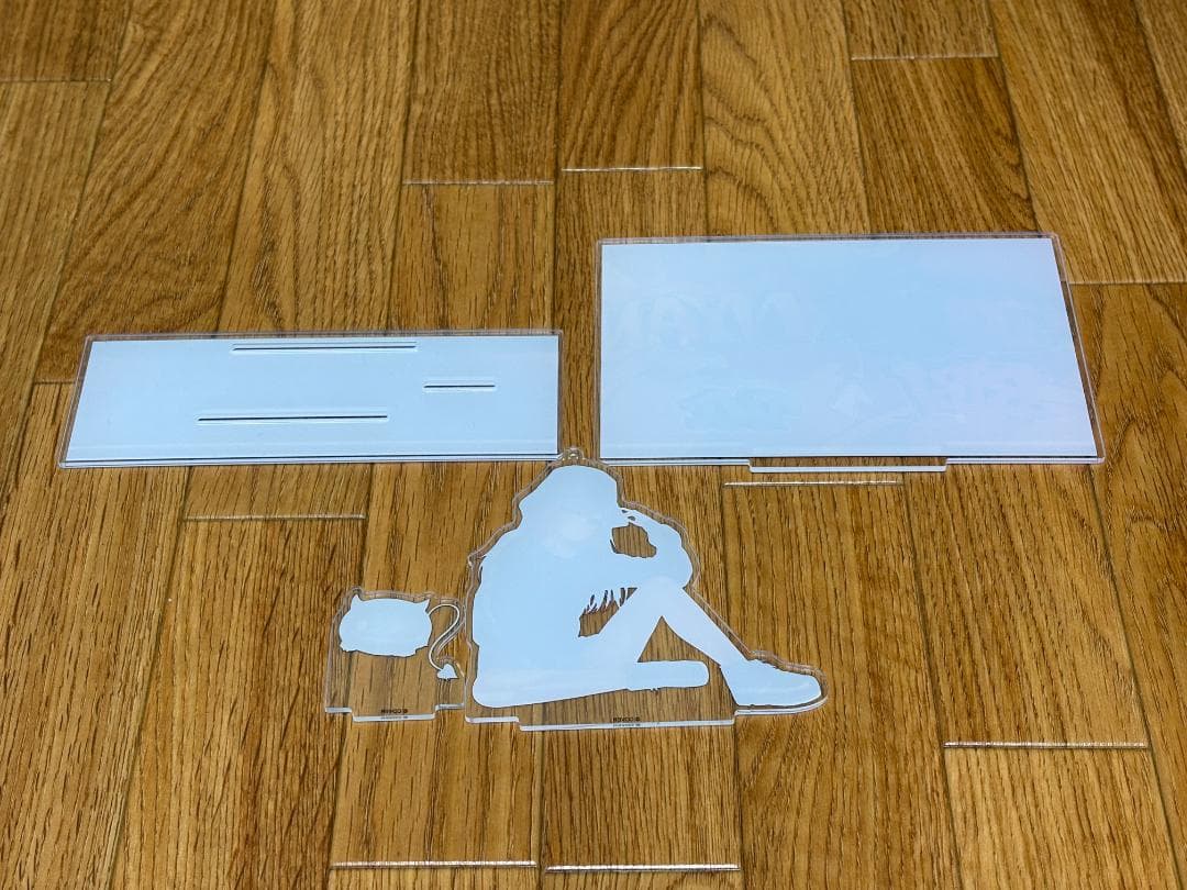 常闇トワ　誕生日記念 直筆サイン入りチェキ風ブロマイドカード＋アクリルスタンド