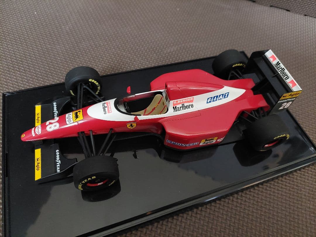 1/18 フェラーリ F93A #28　G.ベルガー Marlboroロゴ仕様