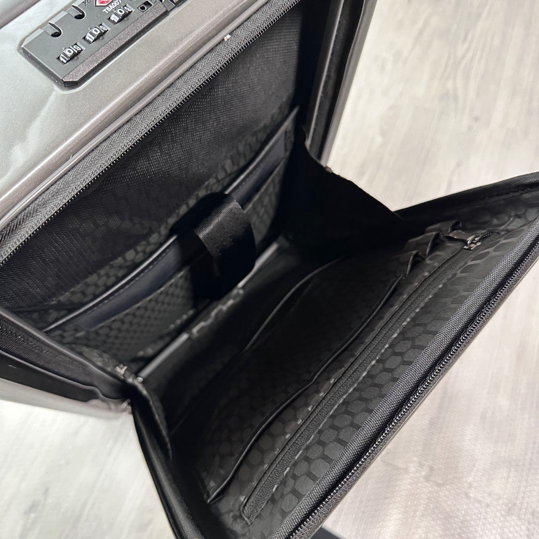 ポルシェ キャリーケース 中型 フロントオープン 充電ポート 拡張可能