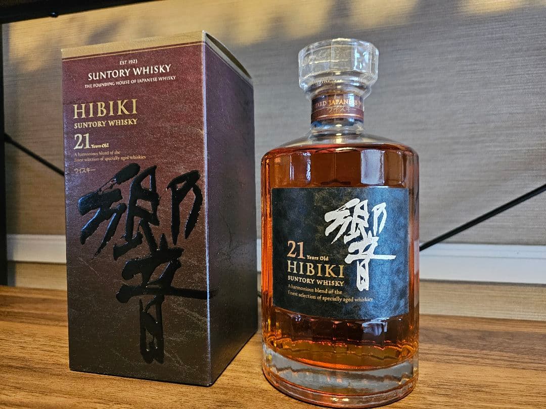 響 21年 サントリー　ウイスキー 700ml 新品未開封