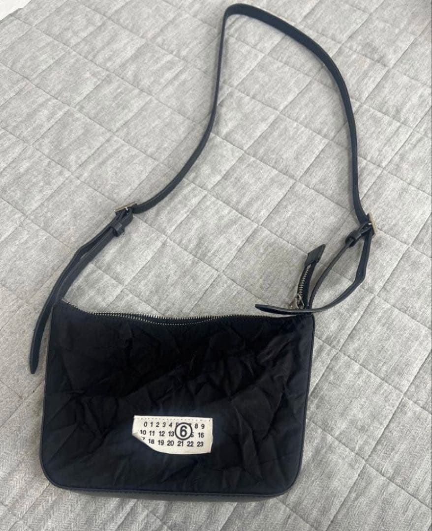 MM6 エムエムシックス メゾンマルジェラ ショルダーバッグ 【2024年秋冬】