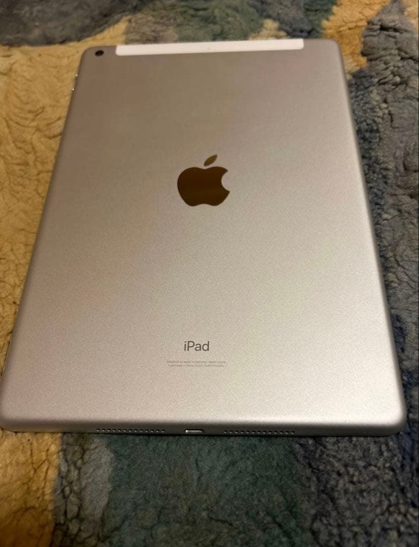 Apple iPad (第８世代) Wi-Fi + Cellular 32GB