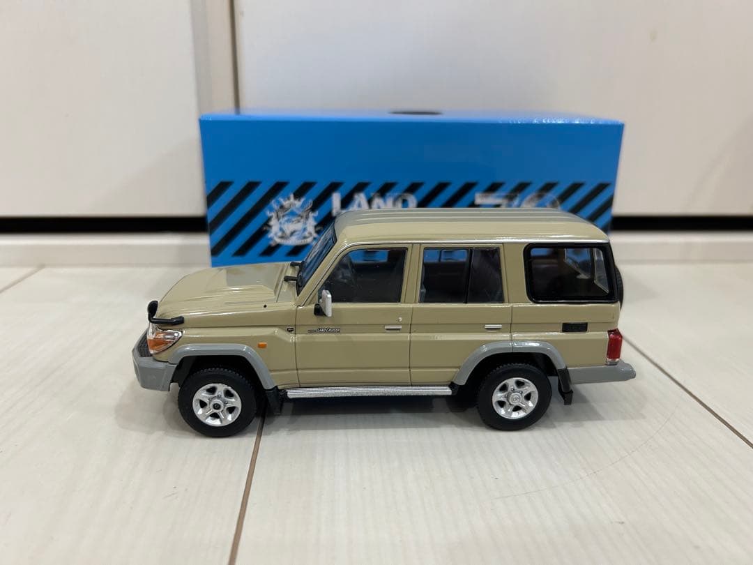 超希少 トヨタ ランドクルーザー 70 1/30 カラーサンプル ベージュ