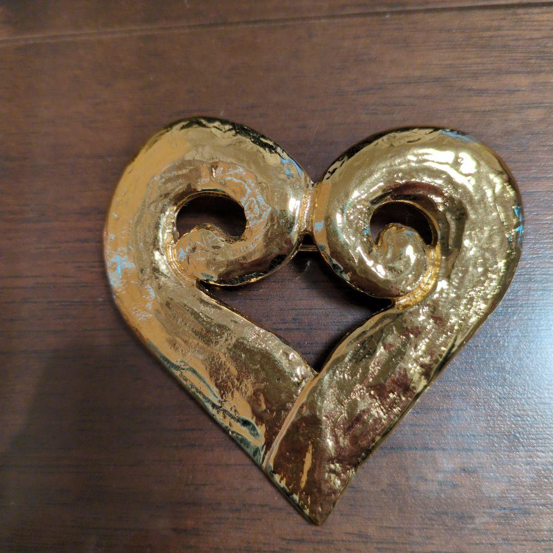 Yves Saint Laurent ハート型ブローチ