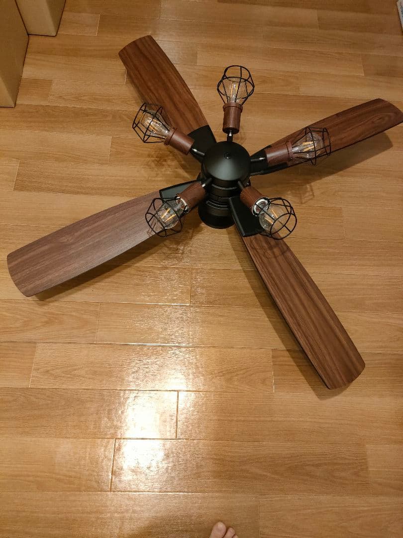 オシャレなLEDシーリングファン☆ウッド調フィラメントライト