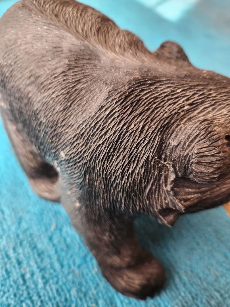 木製クマの彫刻 魚を持つ　昭和レトロ