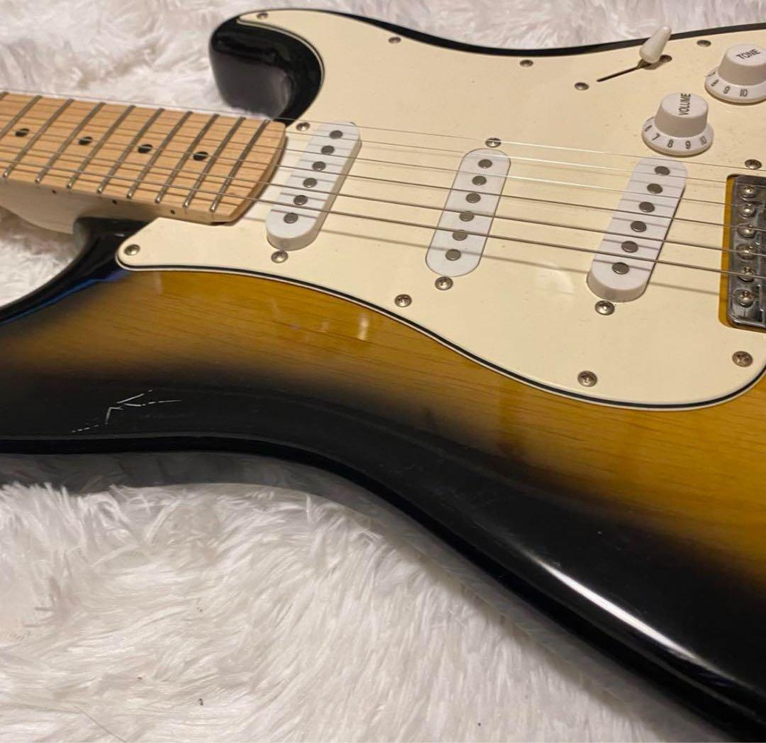 Fender ストラトキャスター 美品　カポ　ピック　ケース付き