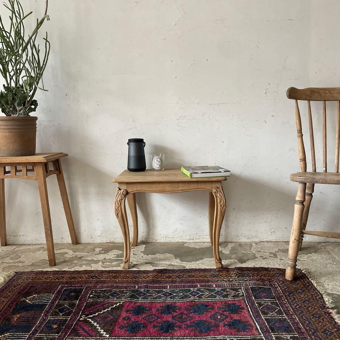 ビンテージ　　サイドテーブル ベッドサイドテーブル　猫脚　剥離