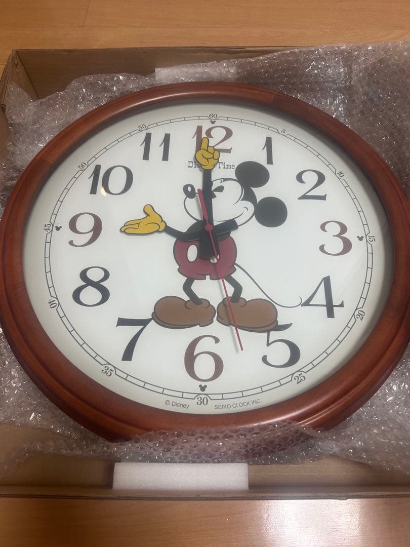 ミッキーマウス 掛時計 SEIKO電波掛け時計 ミッキー&フレンズ　FW582B