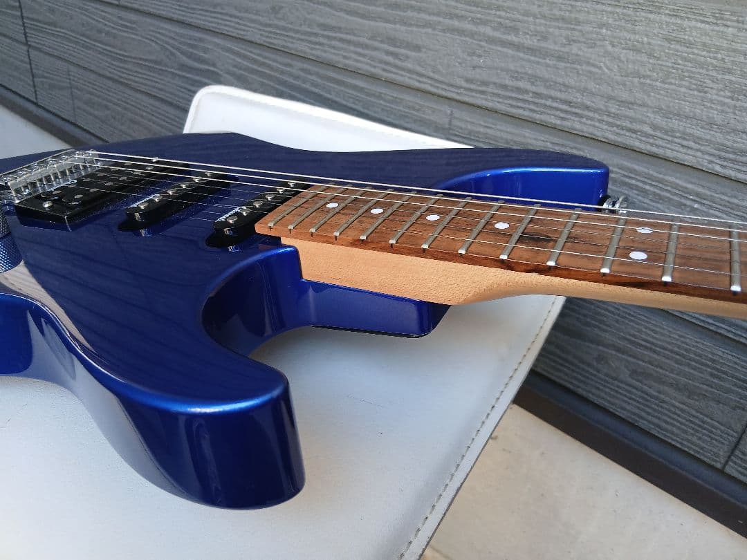 Charvel エレキギター (ブルー) ESPケース付き