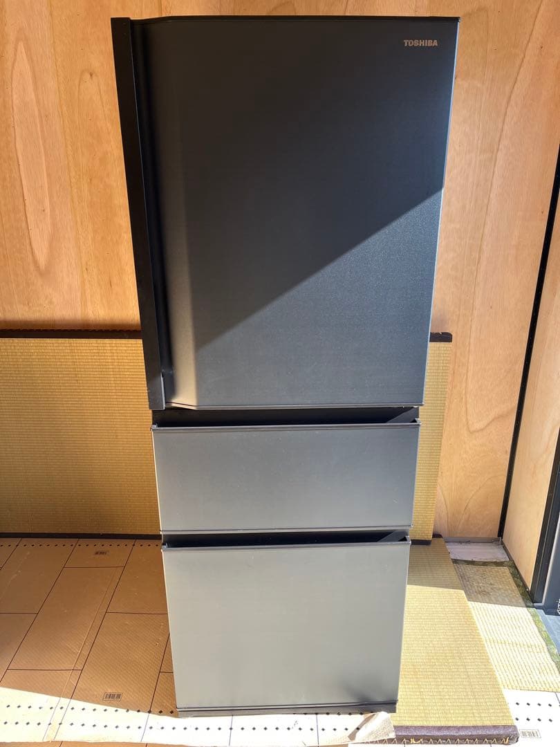 ☆美品☆ 2025年製　TOSHIBA 3ドア冷蔵庫 GR-W33SC(KZ)