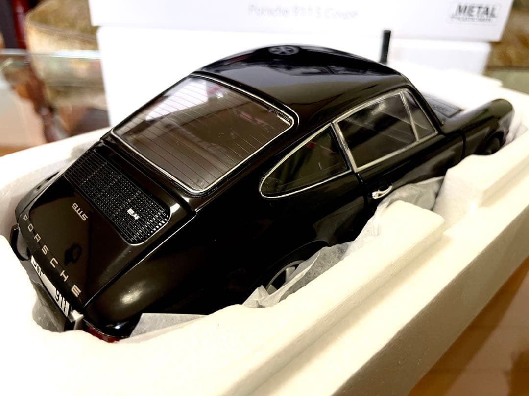 価格変更 1/18 シュコー ポルシェ911S クーペ1973ブラック 未展示品