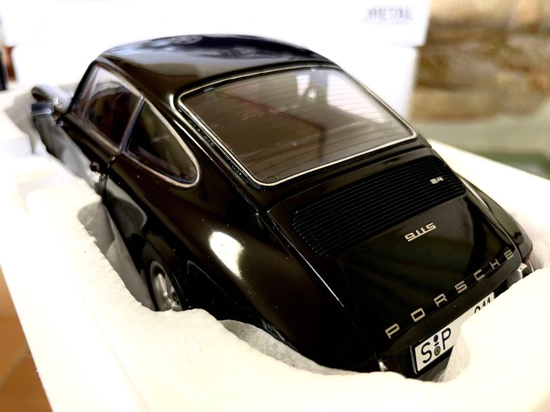 価格変更 1/18 シュコー ポルシェ911S クーペ1973ブラック 未展示品