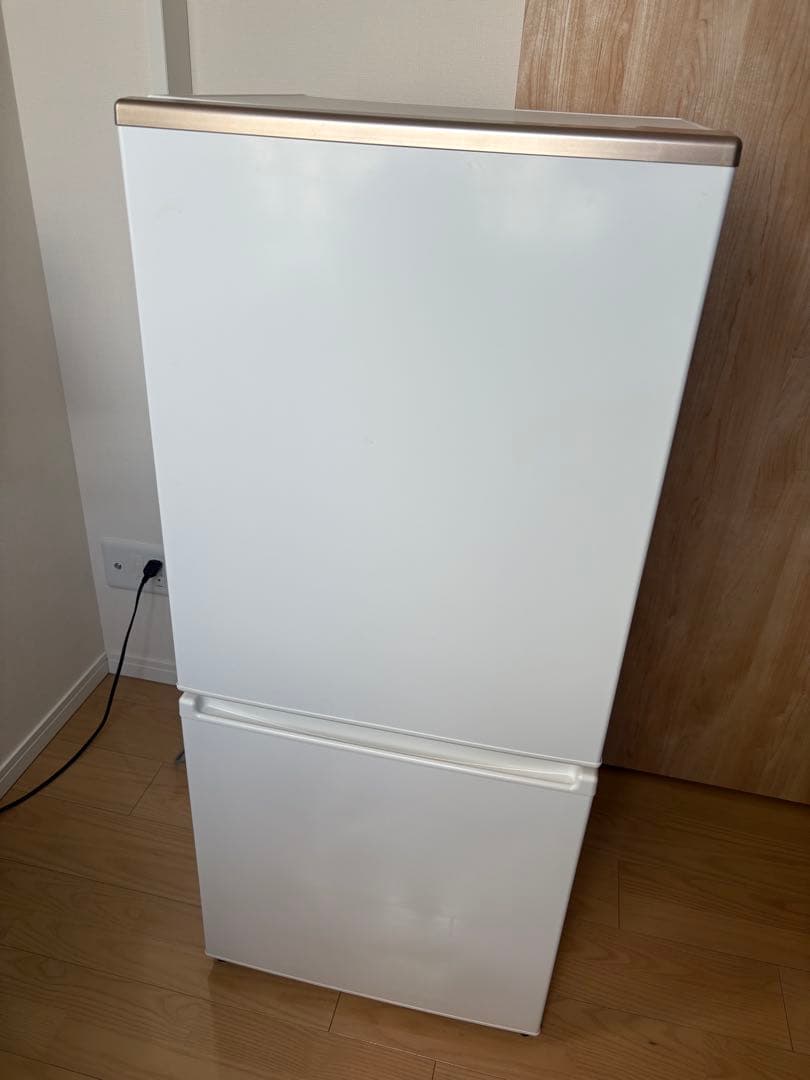 maaaaa⭐︎送料込み！AQUA 冷蔵庫　AQR-17MBK(W)