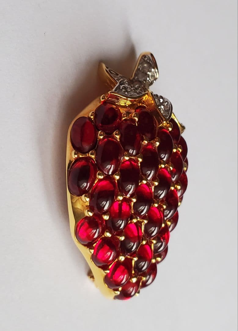 ヴィンテージ　SWAROVSKI　スワロフスキー　イチゴ　ブローチ　ジュエリー