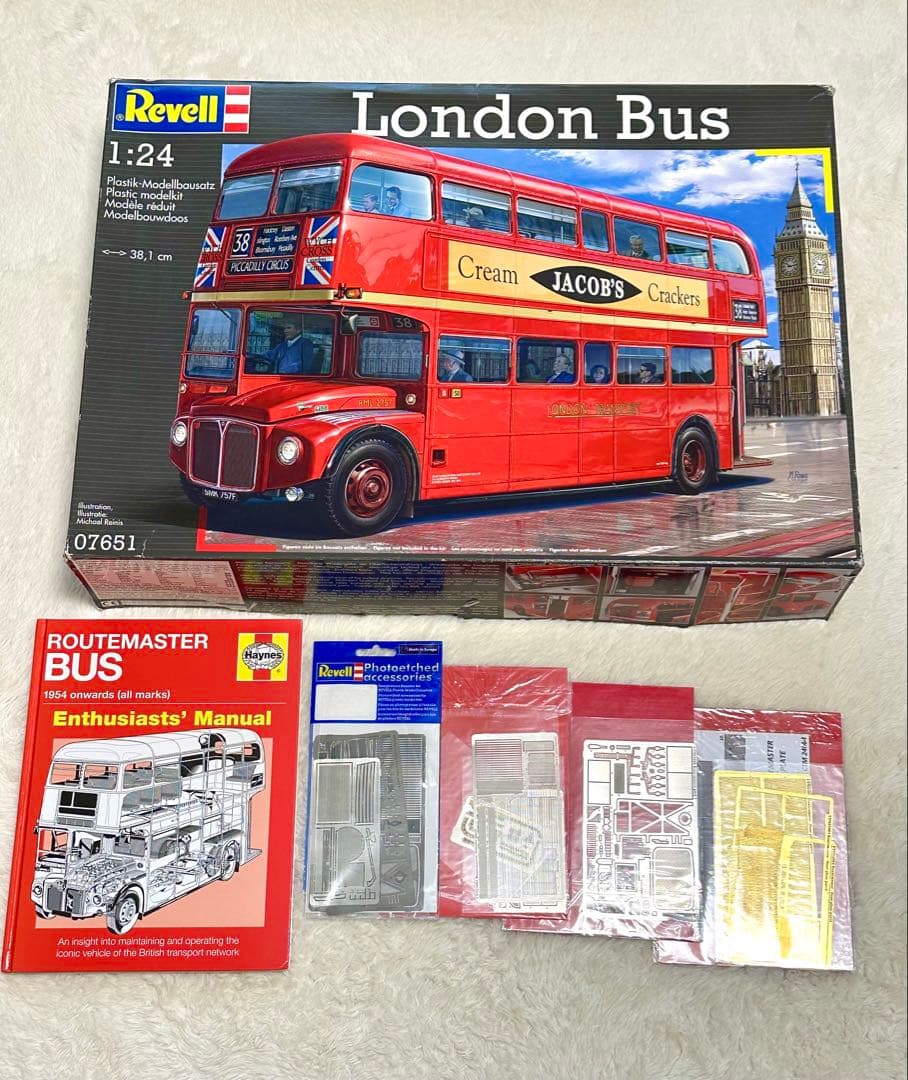 ドイツレベル　ロンドンバス　1/24 プラモデル　別売りエッチングパーツ付き