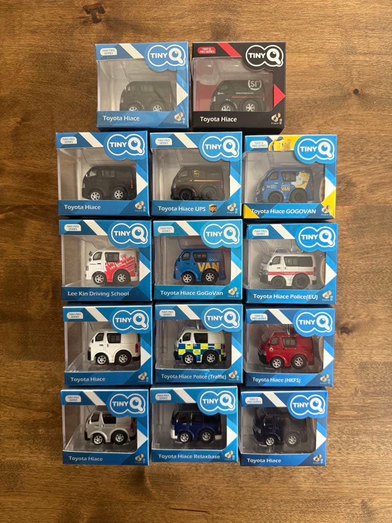 TinyQ チョロQ ハイエース14台セット ケースた付き