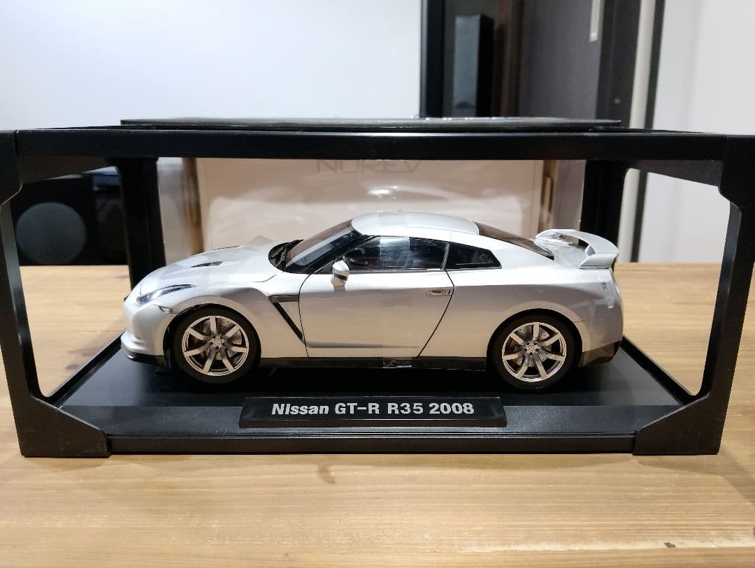 1/18 ノレブ　日産　GT-R R35 ミニカー　シルバー