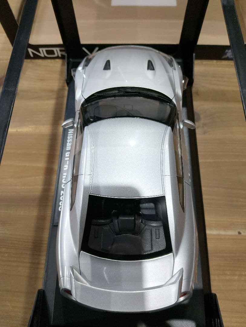 1/18 ノレブ　日産　GT-R R35 ミニカー　シルバー
