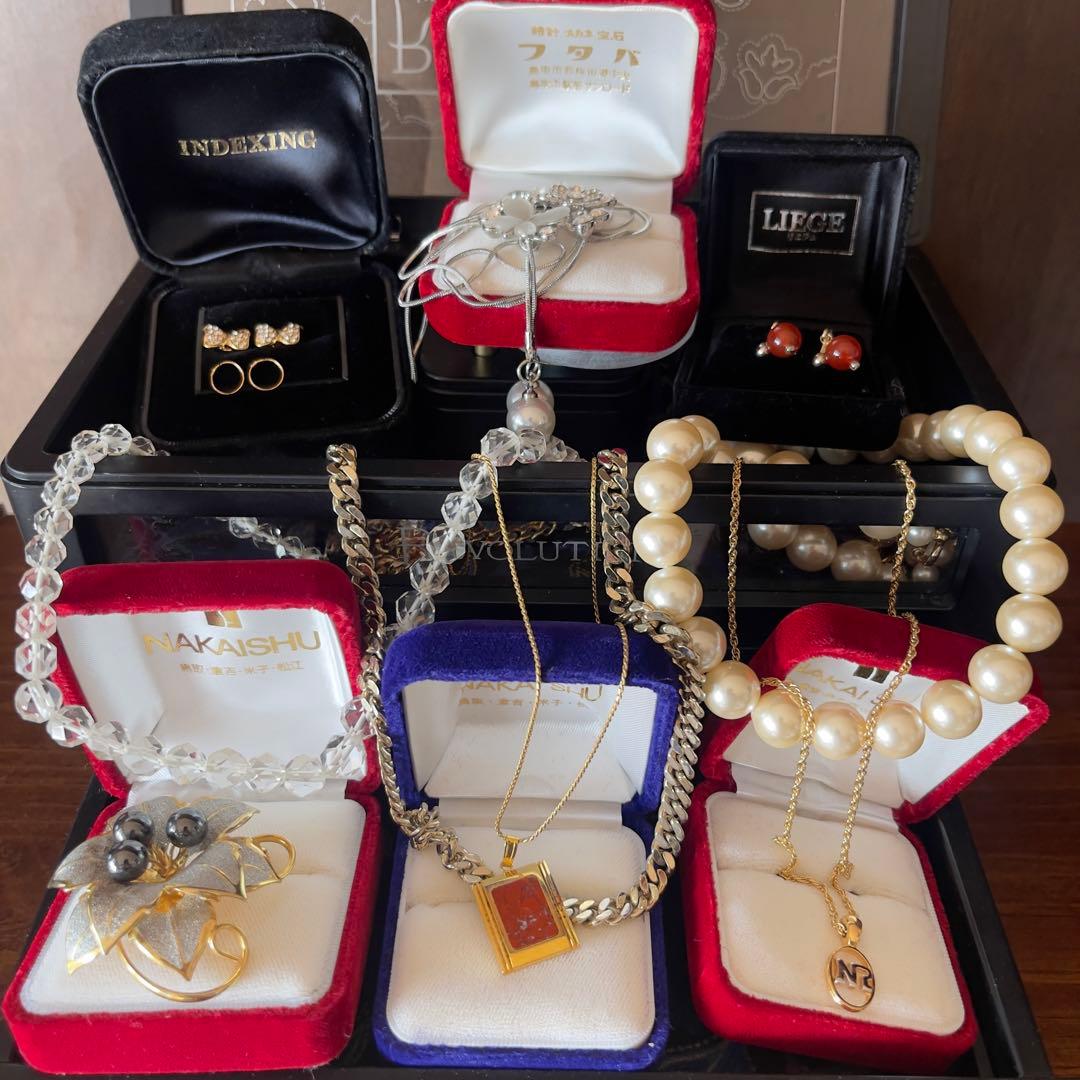 遺品整理 大量 k18刻印ピアスあり ブランドアクセサリー パール ネックレス
