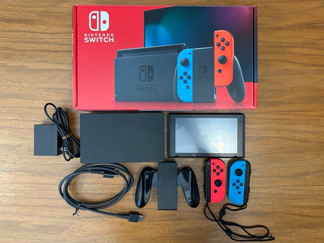 【Riiin】Nintendo Switch 赤/青 本体＋付属品