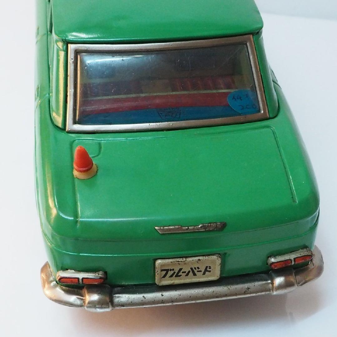 イチコー【ダットサン ブルーバード410ピニンファリーナ黄緑】ブリキ製ミニカー