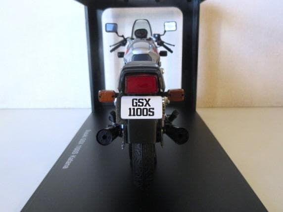 haruさん専用 AUTOart (1/12) スズキ GSX1100S 刀