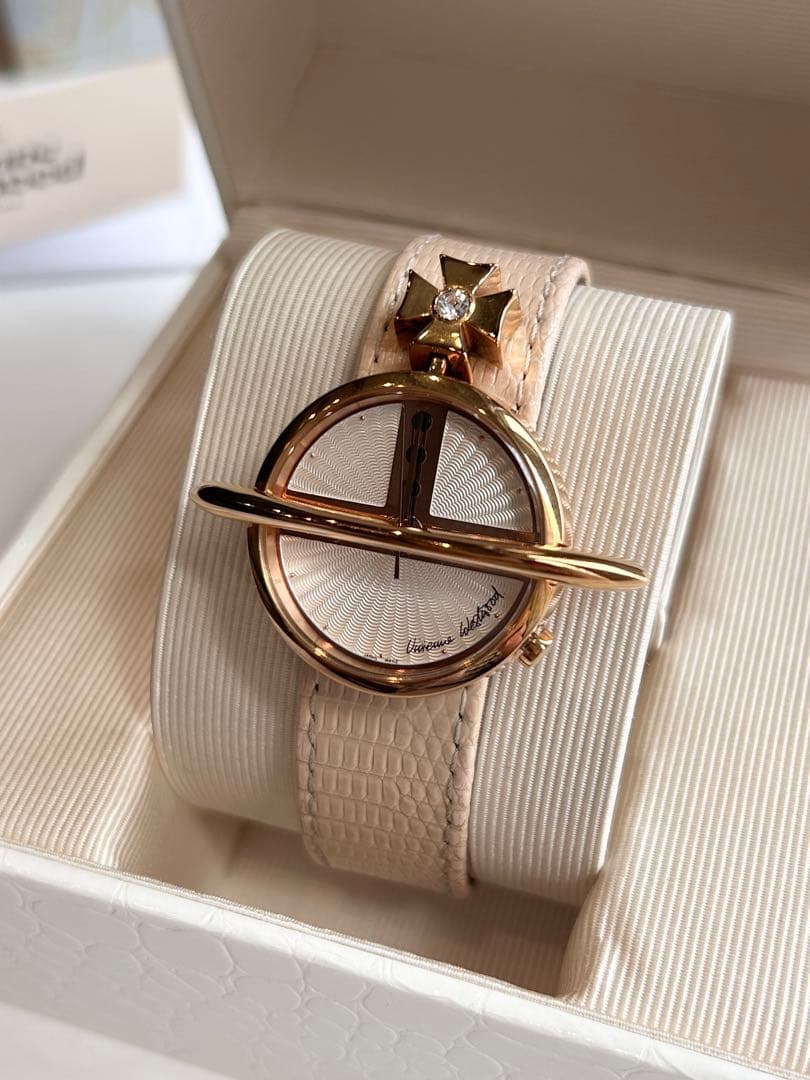 ヴィヴィアンウエストウッド Anniversary 立体オーブ 時計