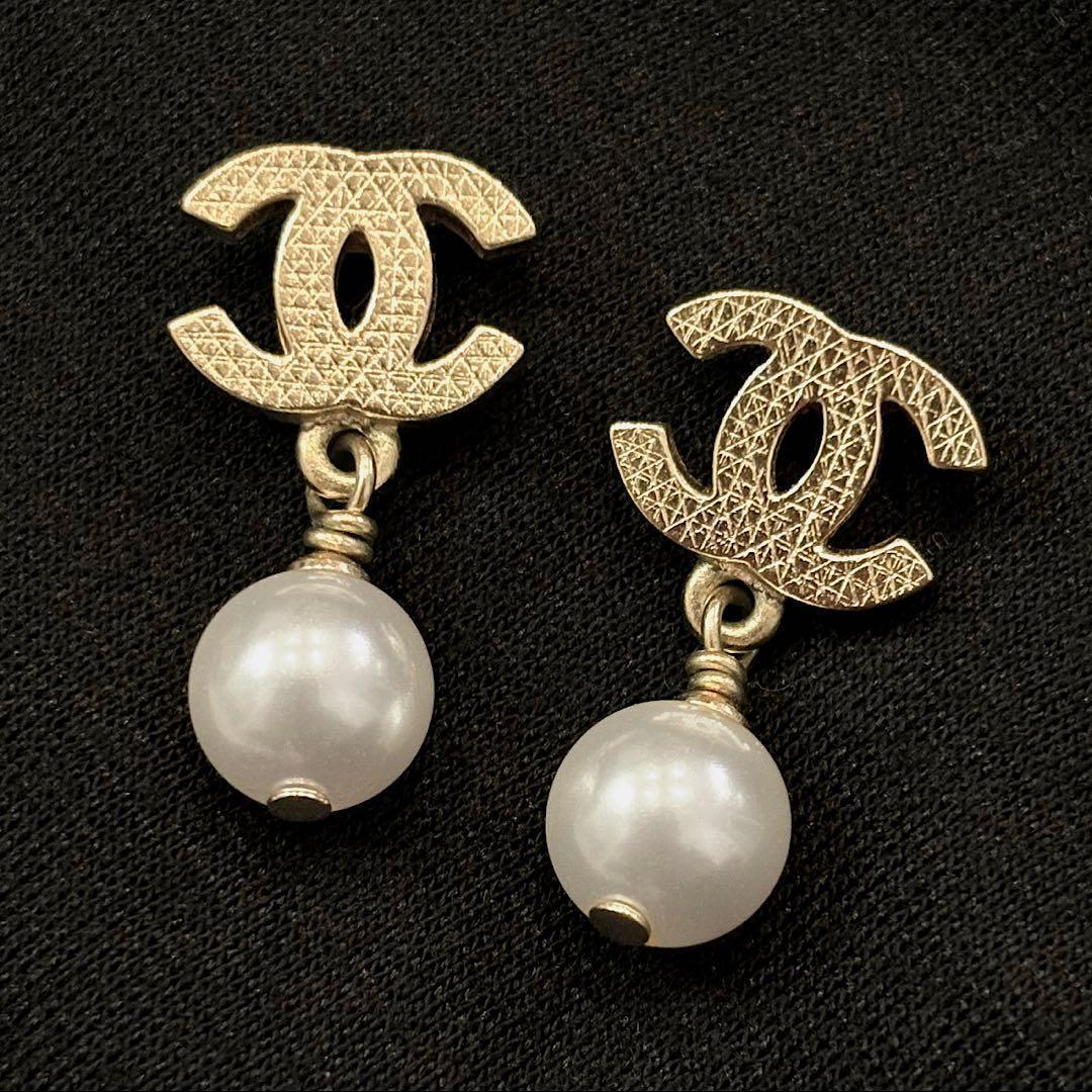 CHANEL ピアス パール シャネル シャンパンゴールド ココマーク