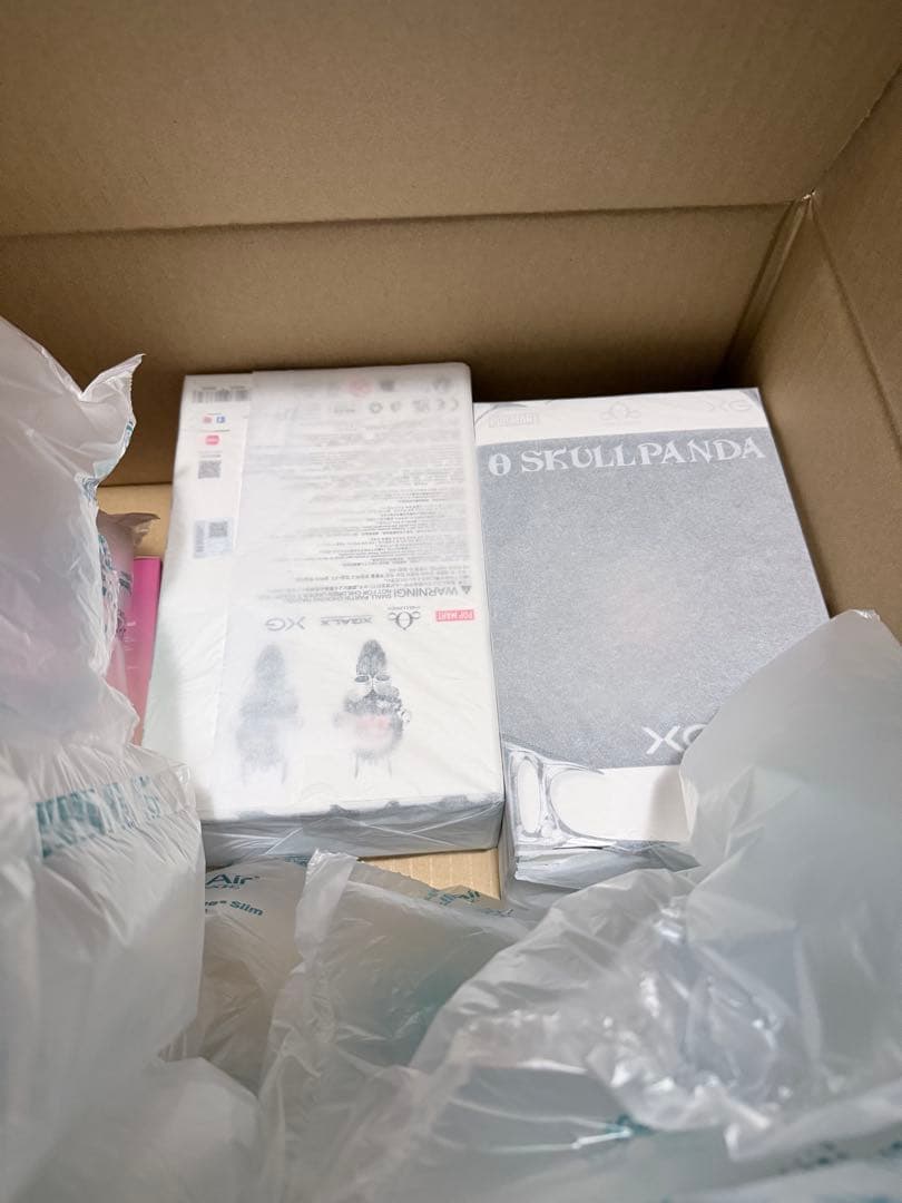 ®*️様 スカルパンダSKULLPANDA × XG ぬいぐるみペンダント 日本