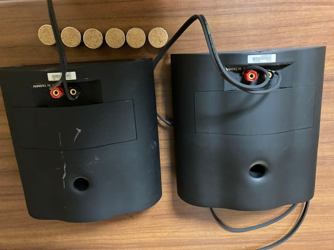 カーブ型ブラックスピーカー2台セット