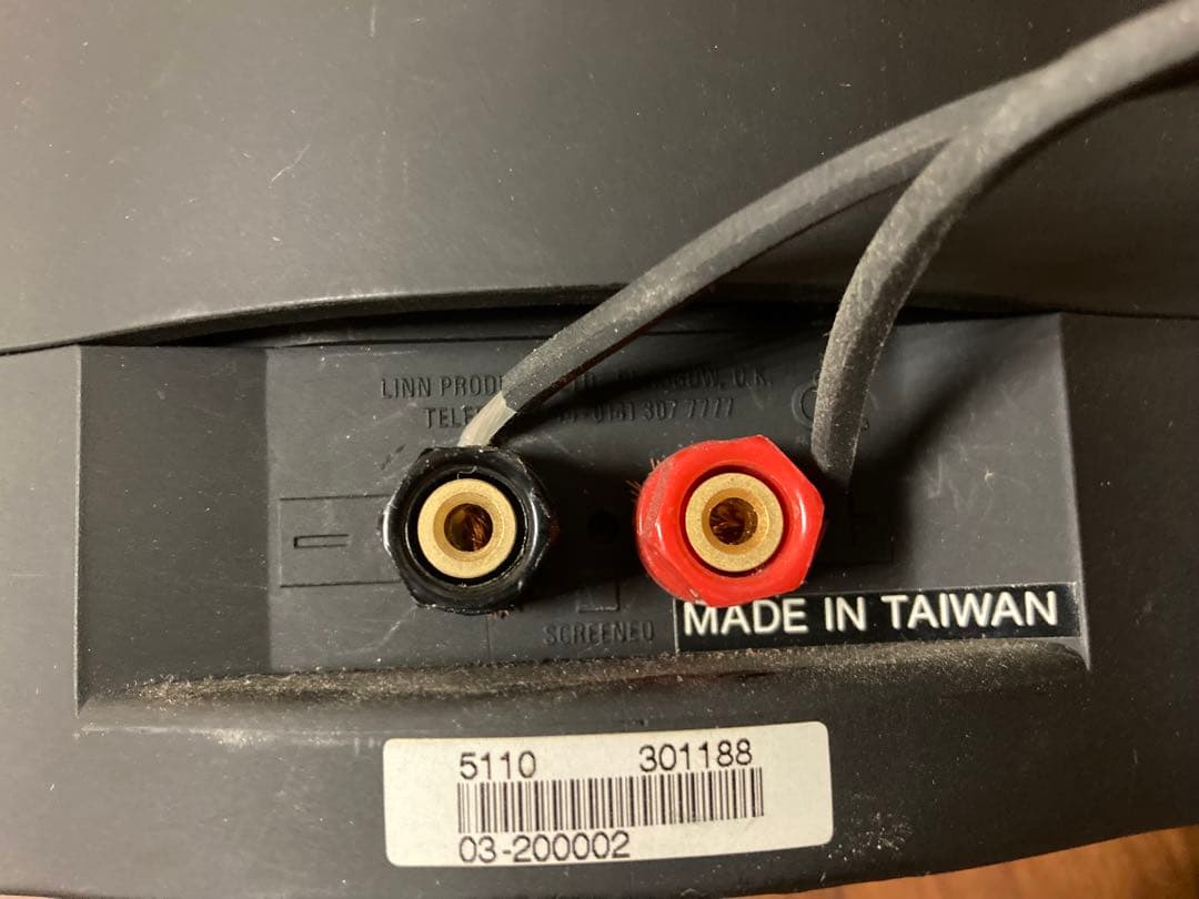 カーブ型ブラックスピーカー2台セット