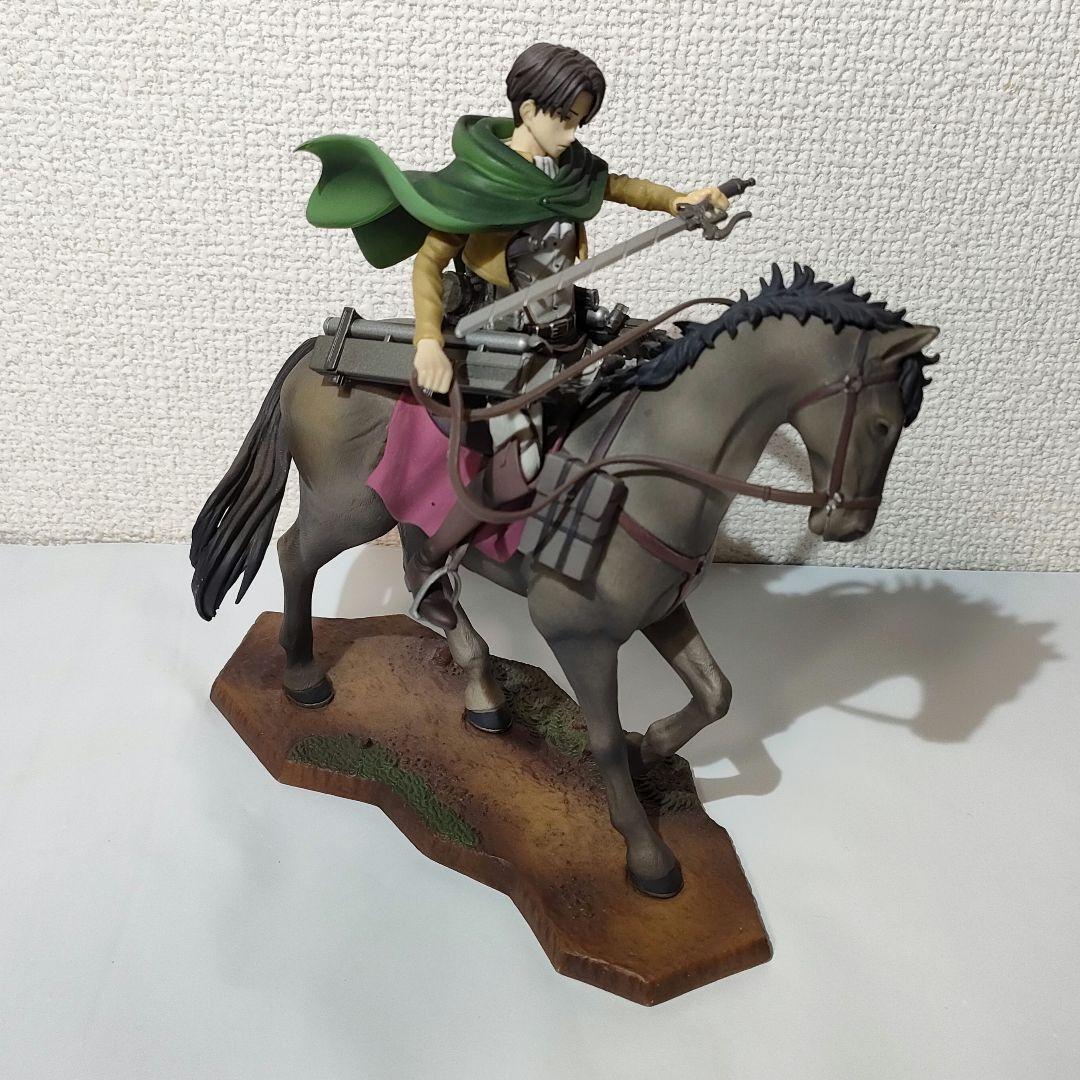 ☆　一番くじ　b　進撃の巨人フィギュア　リヴァイ　騎乗　☆