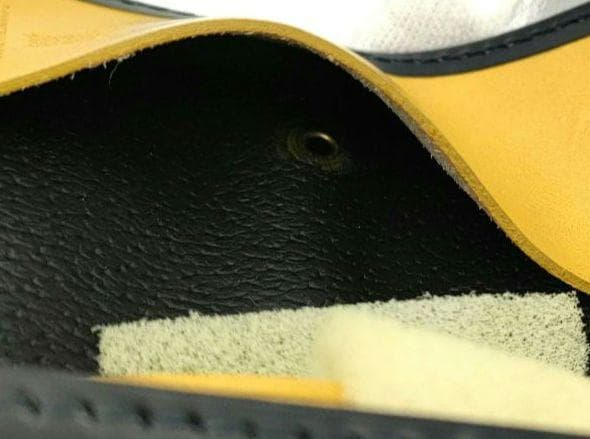 エッティンガー キーケース レザー　ブラック イエロー箱 ケアカード