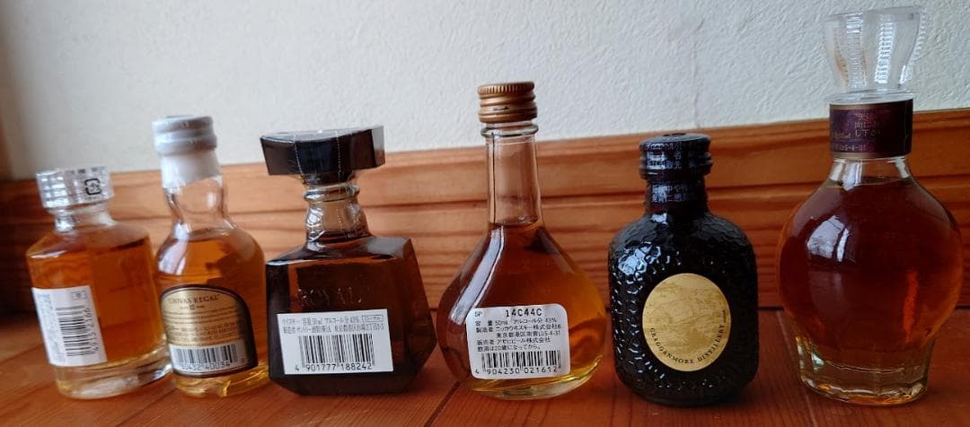 ミニボトル　響17年　ウイスキーのセレクション、特に17年熟成の響が魅力