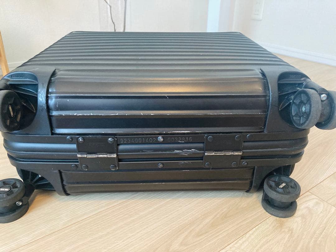 ★ RIMOWA リモワ　ステルス　ビジネストロリー4輪　ブラック　重厚感