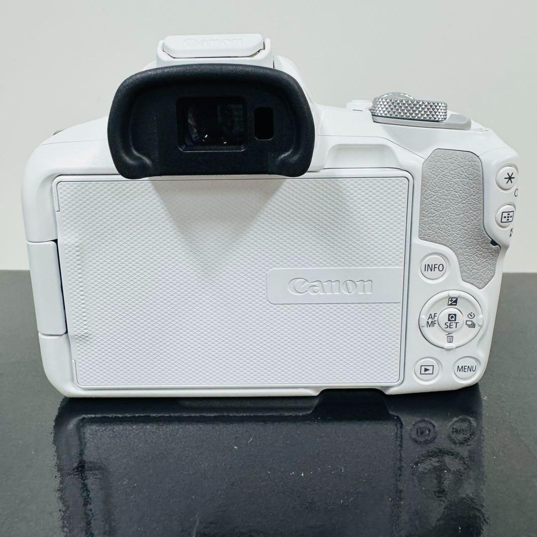 展示品 Canon EOS R50 ダブルズームキット EOSR50WH-WZK