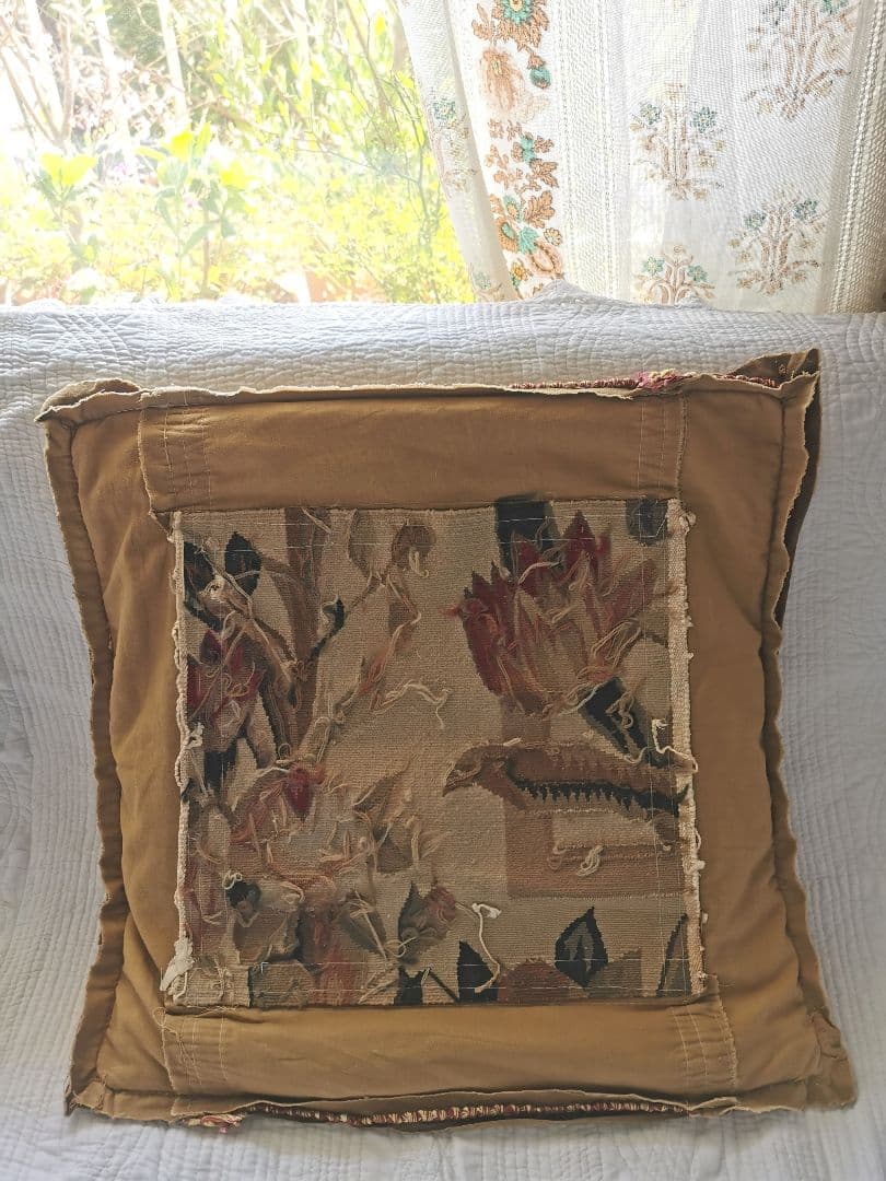 アンティーク 薔薇とチューリップ オービュッソン織クッションカバー美しいフリンジ