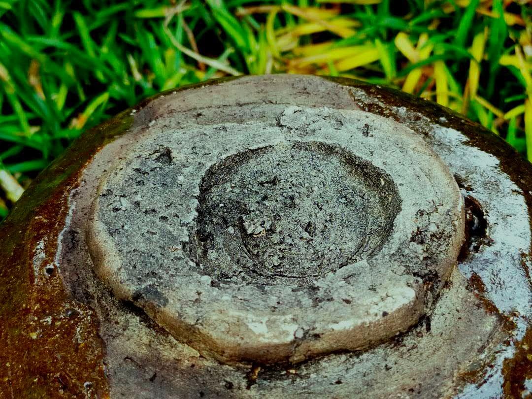 ♥美濃焼　引出黒　茶碗　仕覆　桐箱付き　瀬戸黒　骨董品