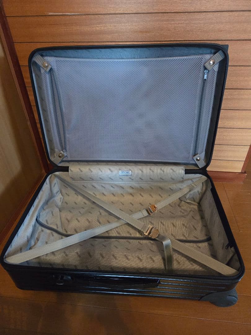 RIMOWA ブラック キャリーケース 63L