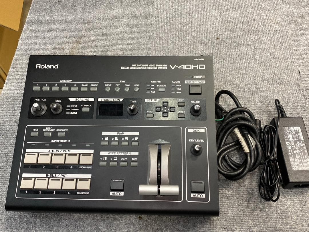 Roland V-40HD マルチフォーマット ビデオ スイッチャー