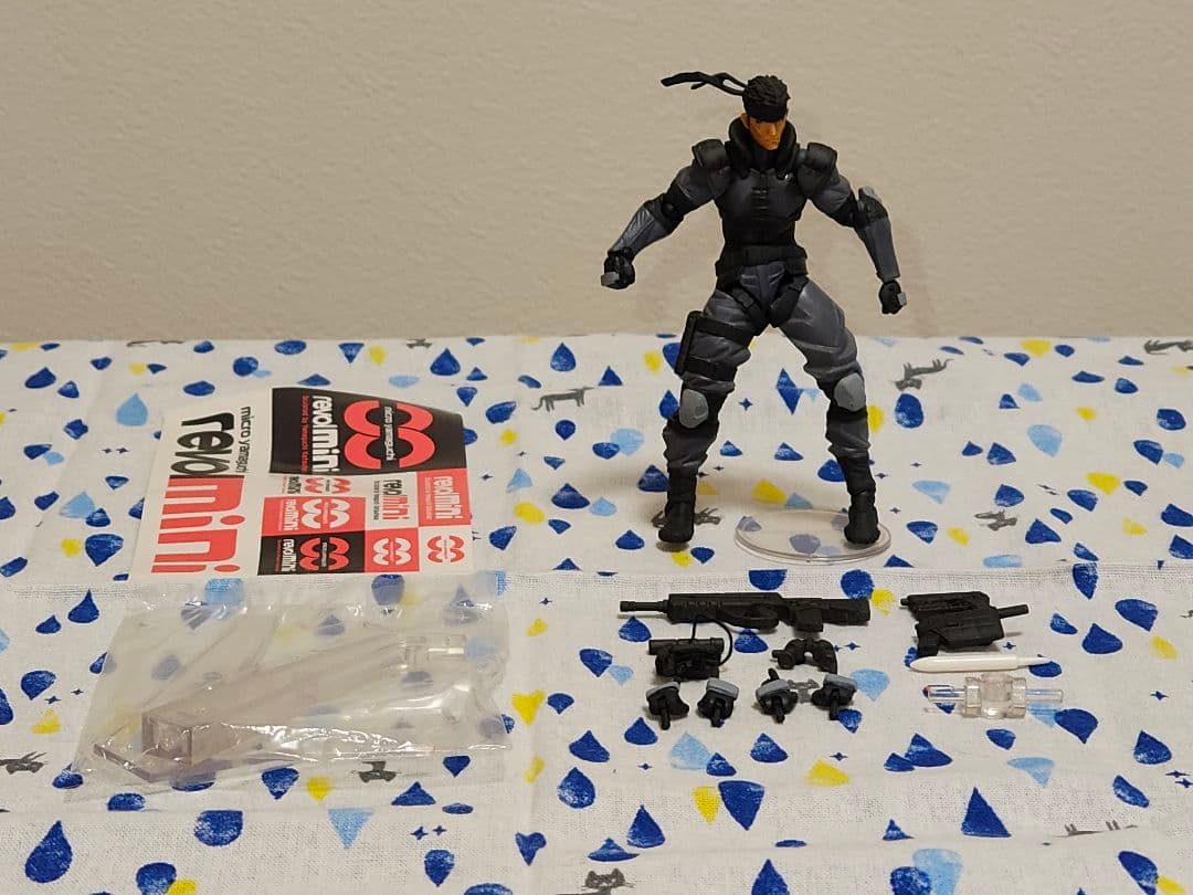 リボルテックミニ　メタルギアソリッド　スネーク