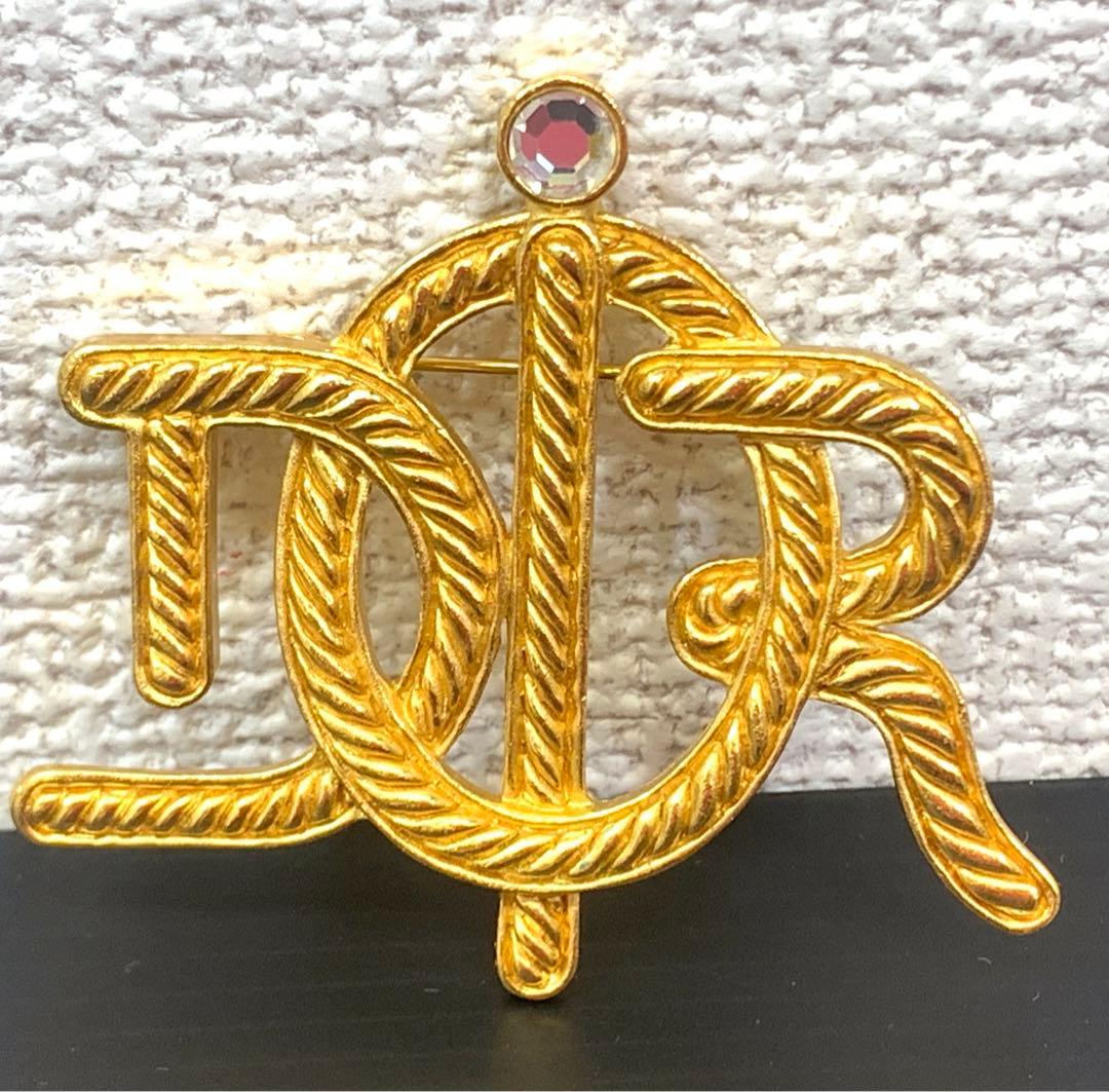 DIOR ディオール ブローチ ストーン アクセサリー ロゴ エンブレム