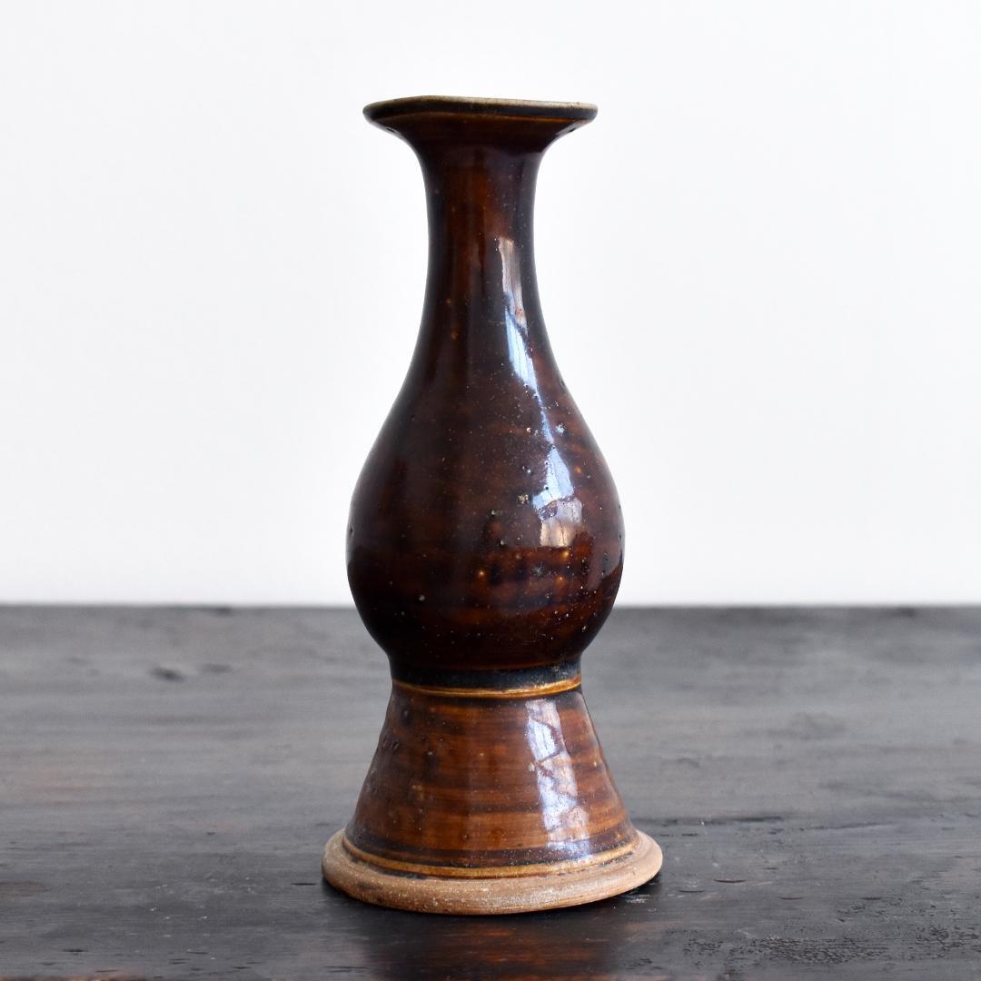 18世紀 壷屋焼 琉球古陶 褐釉台付瓶 飴釉瓶子 ビンシー 無疵