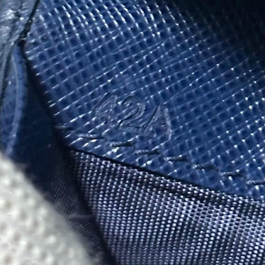 PRADA プラダ　折り財布　ゴールドロゴ　ブルー　サフィアーノレザー