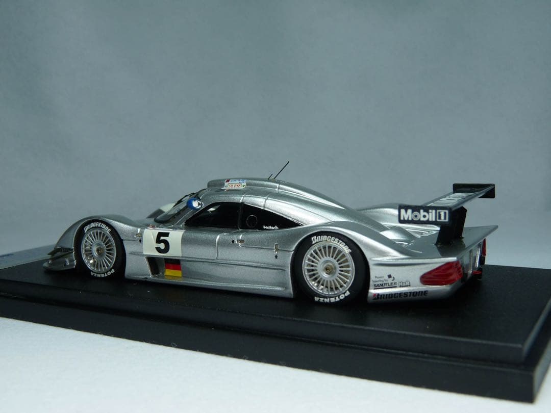 空飛ぶベンツ　Mercedes Benz CLR ル・マン1999年　No.5