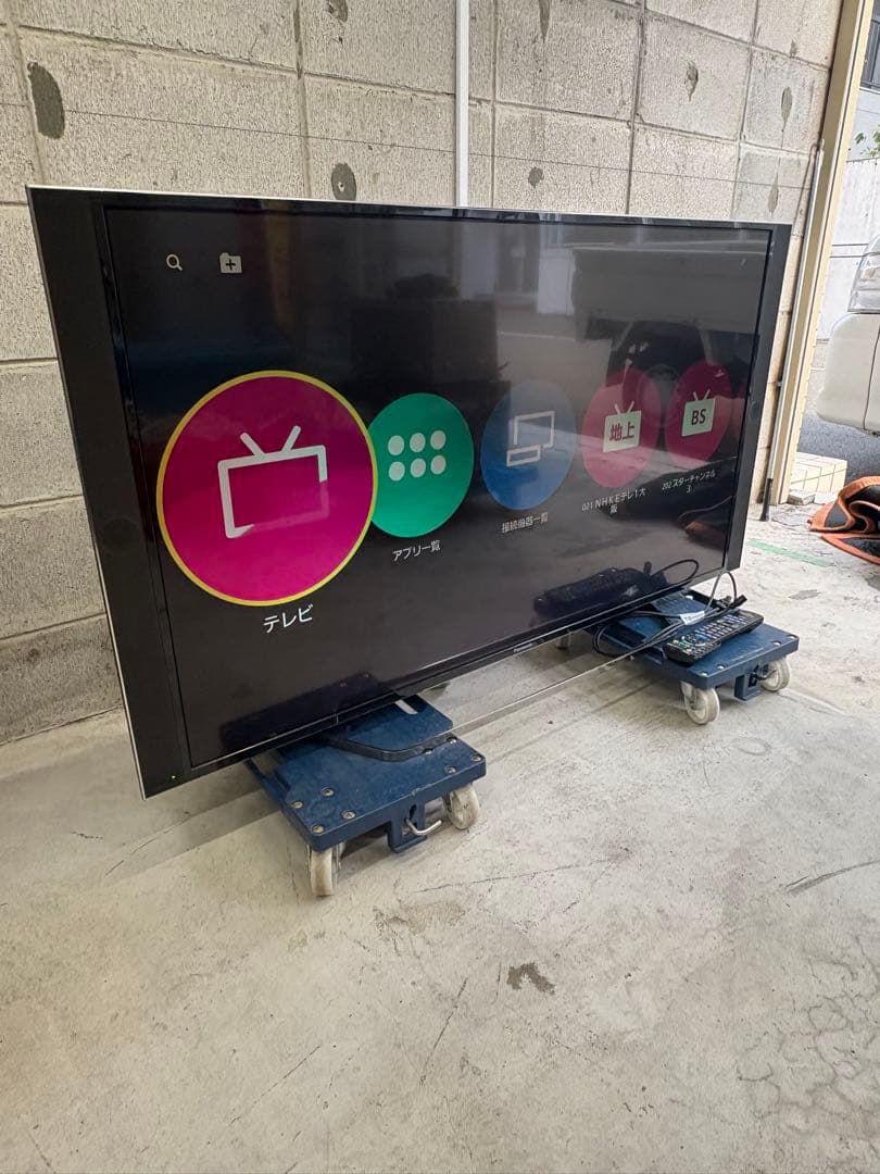 49インチ液晶テレビ/パナソニック/両側スピーカー搭載